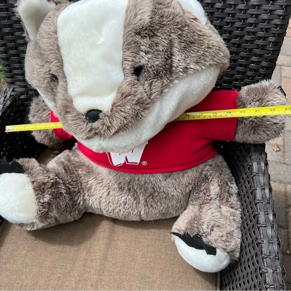 BUCKY BADGER Chelsea Teddy Bear LARGE Plush University of Wisconsin Stuffe 18x23
